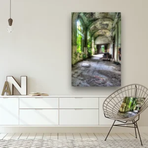 Dibond Gallery 80x120 - Urbex Hallway - Fotokunst Wanddecoratie Verticaal - nieuw