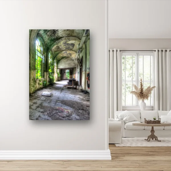 Size Variation 100x150 - Urbex Hallway - Fotokunst Wanddecoratie Verticaal