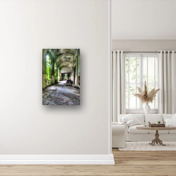 Size Variation 60x90 - Urbex Hallway - Fotokunst Wanddecoratie Verticaal