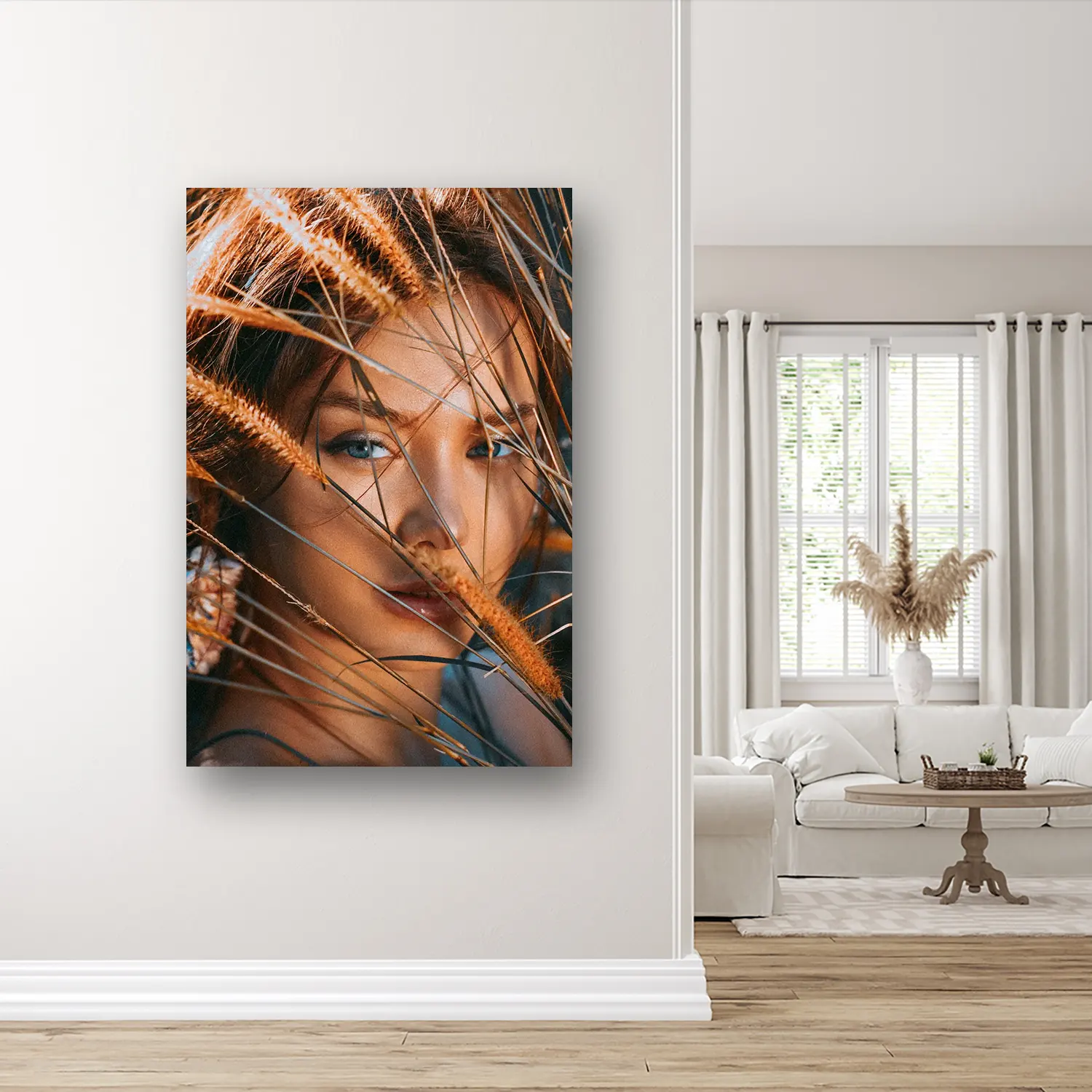 Size Variation 100x150 - Sun-Kissed Woman - Fotokunst Wanddecoratie Verticaal
